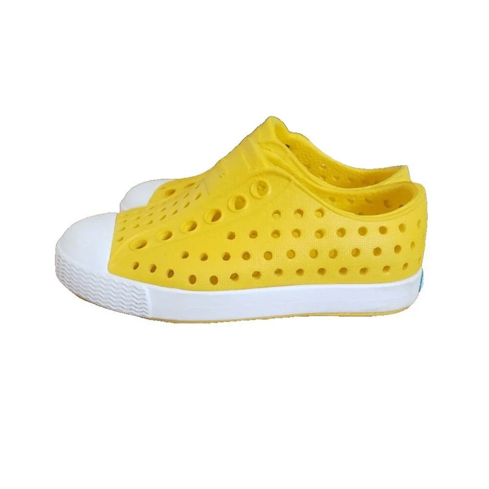 Native Jefferson Toddler Size C4 Yellow Bone Slip-On Water Shoes Unisex